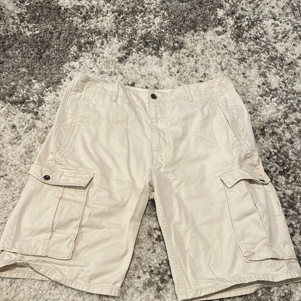 Men’s Levi’s Cream/Off White Cargo Shorts